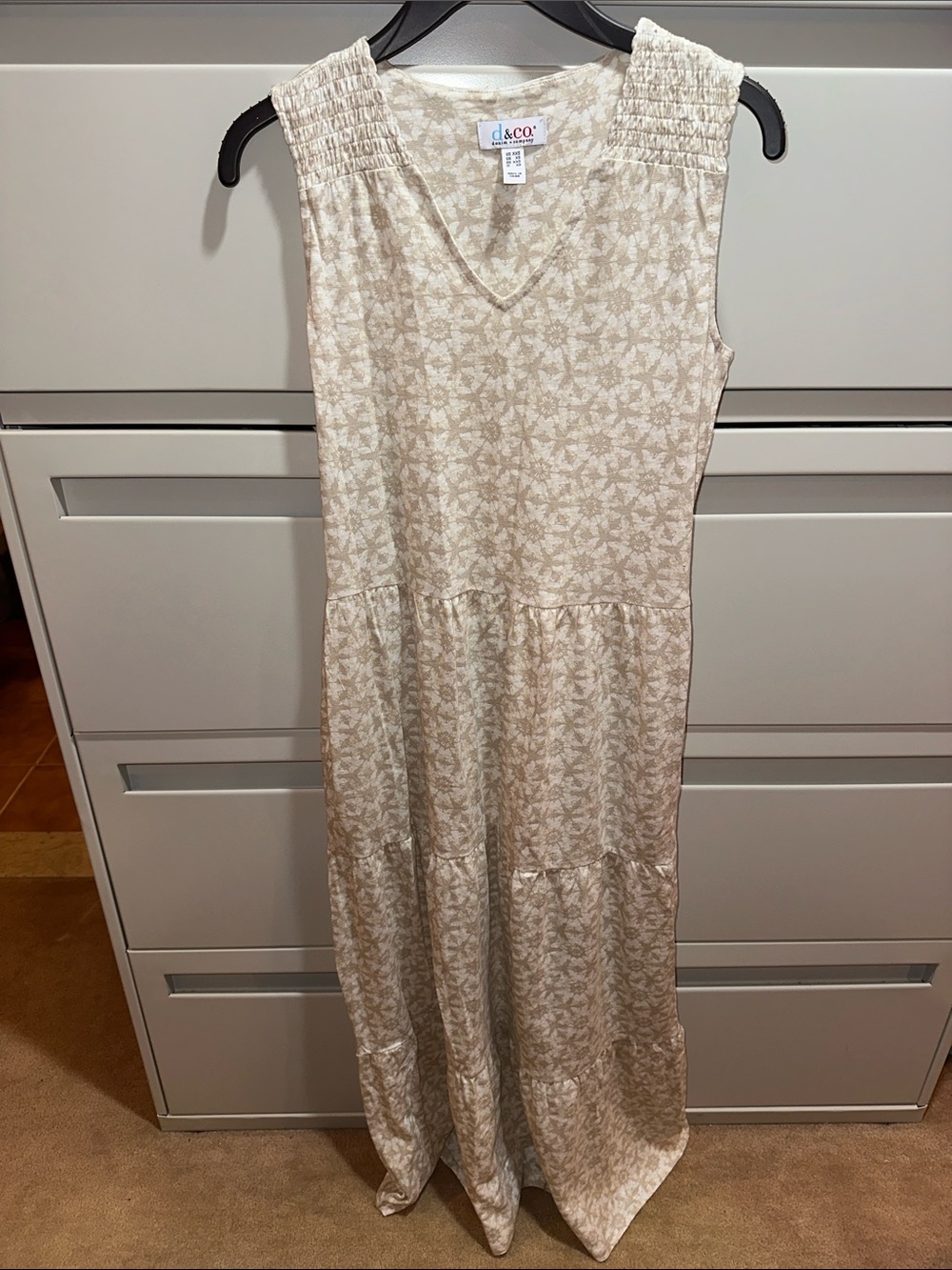 Denim&Co Cream Beige Floral V-Neck Sleeveless Maxi Dress
